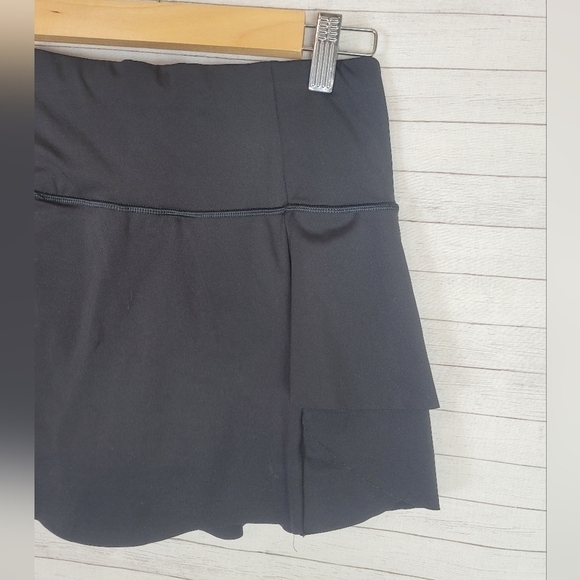 Athleta Momentum Ruffle Skort in Black, sz XS - Picture 3 of 11